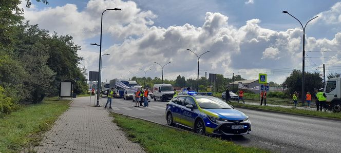 Drugi dzień protestu kolejarzy w Polsce. Blokują drogi m.in. w Dąbrowie Górniczej