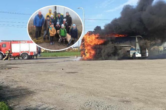 Spłonął autobus 15-osobowej rodziny zastępczej z Zabrza. Jest szczęśliwy finał