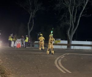 Śmiertelne potrącenie rowerzysty. Auto dachowało, dwie osoby trafiły do szpitala