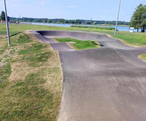 Siedlecki tor rowerowy pumptrack jest już otwarty i można z niego bezpiecznie korzystać