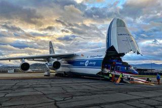 Rosyjski AN-124-100 firmy Volga-Dnepr