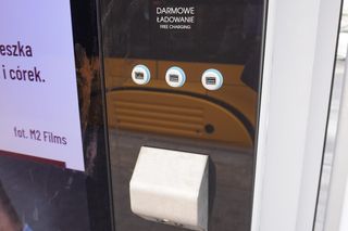 Nowoczesny przystanek Digital Citylighty na warszawskiej Woli