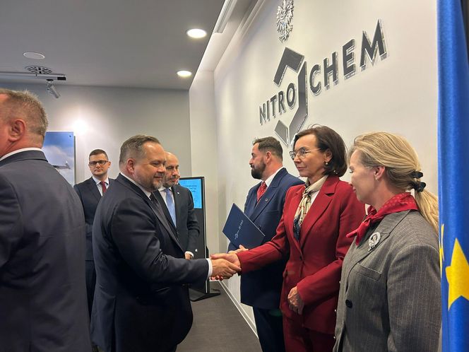 Bydgoscy studenci będą mieli praktyki w ważnej firmie zbrojeniowej. Nitro-Chem współpracuje z Politechniką Bydgoską