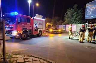 Motocyklista huknął w ogrodzenie i zginął! Tragiczny wypadek w Chełmży [ZDJĘCIA]