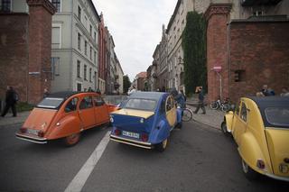 Światowy Zlot Miłośników Citroena 2CV w Toruniu