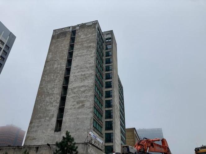 Rozbiórka hotelu w centum miasta. Mieszkańcy obawiają się…pluskiew!