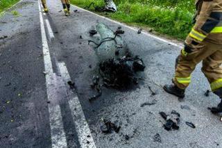 Tragiczny wypadek pod Węgorzewem. Samochód rozpadł się na pół. Kierowca zginął na miejscu