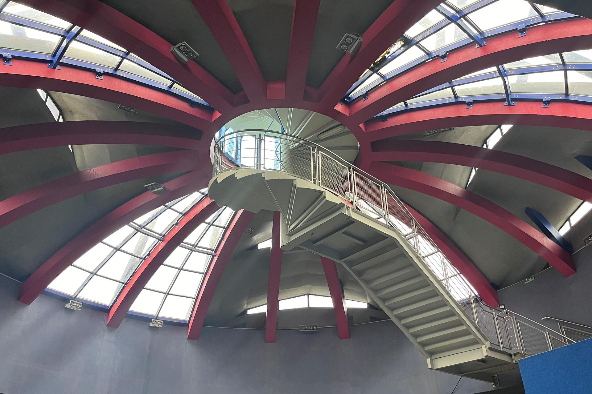 Dominanta - tak budowano w Polsce wczesnych lat 2000. Zobacz najbrzydszy polski budynek 2006 roku; dziś jest kultowy