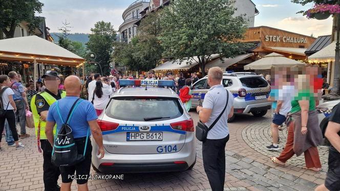 Zakopane. Arab wjechał na Krupówki i wywołał sensację. Musiała interweniować policja! Ten błąd zdarza się coraz częściej