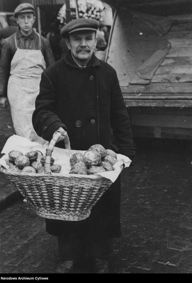 Uliczna sprzedaż pączków w Warszawie, 1934 rok