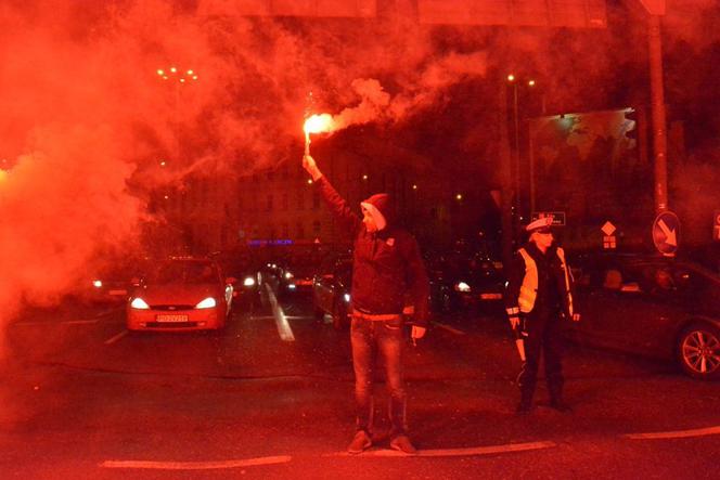 Racowisko kibiców na 98. rocznicę wybuchu Powstania Wielkopolskiego