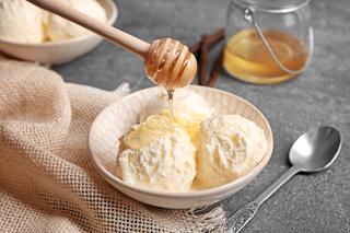 Domowy jogurt mrożony: letni deser zdrowy i pyszny