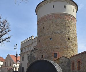 To jeden z najpiękniejszych domów w Małopolsce. Kiedyś był dworem obronnym, dziś zachwyca turystów