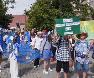  Dni Bajki 2024. W centrum Olsztyna zrobiło się bajkowo. Dzieci przejęły władzę nad miastem [ZDJĘCIA]