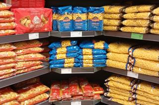 Litwini szturmują polskie sklepy. Ten produkt jest u nas dużo tańszy. Różnica cen jest ogromna. Aż głupio było nie skorzystać!