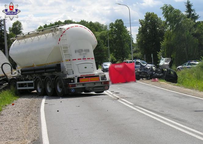 Korolówka: ŚMIERTELNY wypadek. Z samochodu zostało niewiele [ZDJĘCIA]