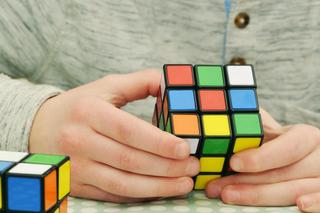 14-latek mistrzem Polski w układaniu kostki Rubika. Zajmuje mu to kilka sekund!