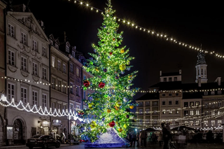 Warszawa szuka oszczędności: Zimniej w szkołach i rezygnacja ze świątecznych iluminacji?