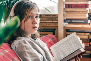 Lektury szkolne dla 8 klasy szkoły podstawowej. Sprawdź, co czytają uczniowie w tym roku szkolnym