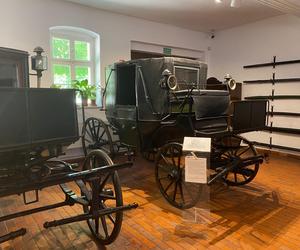 Pałac w Rogalinie zachwyca turystów. Znajduje się 20 kilometrów od Poznania 