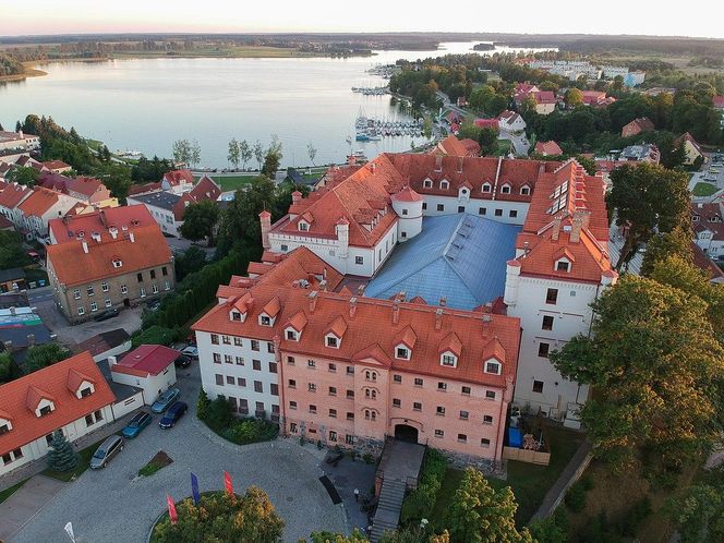 Ryn jeszcze piękniejszy. Pomosty przy nabrzeżu zostały odnowione