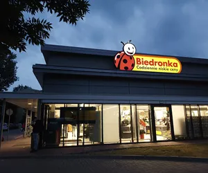 Ile zarabiają w Biedronce? Tyle dostaniesz w 2023 roku!