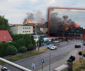 Pożar budynku mieszkalnego pod Warszawą. Strażacy walczą z żywiołem