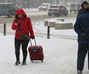 Wielka śnieżyca w Warszawie. Kiedy przestanie sypać? Zaskakująca prognoza