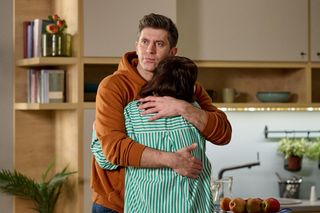 Na Wspólnej odc. 4031: Marta (Joanna Jabłczyńska), Mikołaj (Krzysztof Wieszczek)