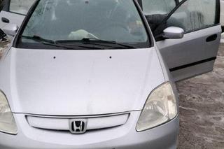 Młotkiem i nożem zdemolował bmw, a właścicielce auta groził śmiercią. Bandyta działał na zlecenie