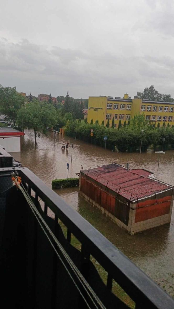 Potężne burze z gradem na Dolnym Śląsku. Są podtopienia 