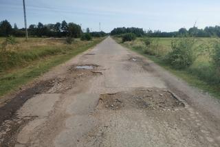 Siemiątkowo. Kto remontował te drogi?! Być może to fenomen w skali kraju i świata