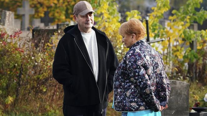 Barwy szczęścia odc. 2810. Basia (Sławomira Łozińska), Artur Chowański (Jacek Rozenek) 