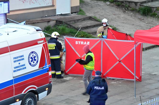 Nożownik z Brzezin z zarzutami. Zginął mężczyzna, policjant został ranny