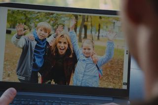 M jak miłość, odcinek 1826. Zdjęcie Kamy i dzieci, Szymka i Mai