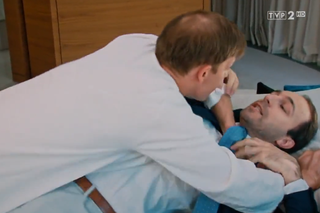 Barwy szczęścia odcinek 1942, Łukasz (Michał Rolnicki), Szymon (Maciej Marczewski)