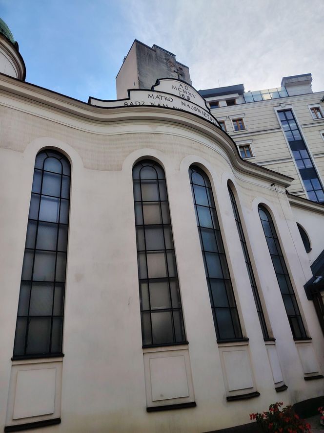 Ten zabytkowy budynek na Wilczej kryje niezwykłą historię. Właśnie trafił do rejestru!