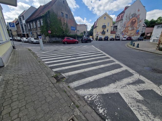 Zmiany na Placu Powstańców w Lesznie 
