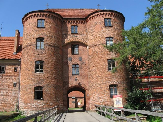 Niesamowite miasteczko nad Zalewem Wiślanym. Historia i magia w jednym miejscu