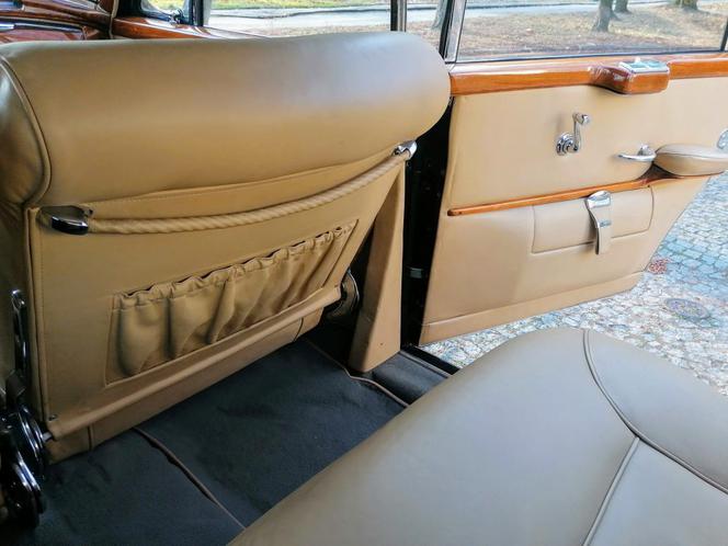 Rządowy Mercedes-Benz 300d Adenauer na sprzedaż