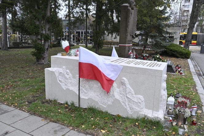 Grób Kornela Morawieckiego na  Powązkach Wojskowych