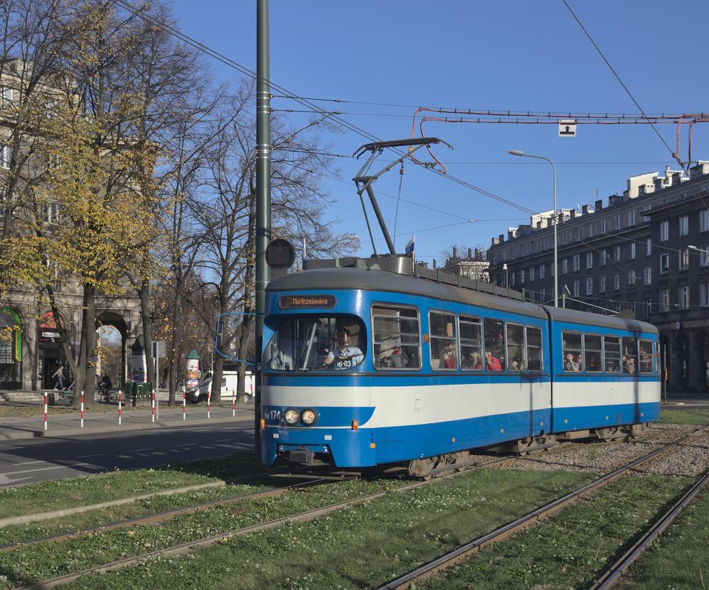 Niewybuchy utrudniają budowę tramwaju do Mistrzejowic. Inwestycja mocno się opóźnia