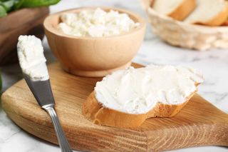 Domowy twarożek z tego przepisu ma moc. Dodaję do niego ten zdrowy jogurt 