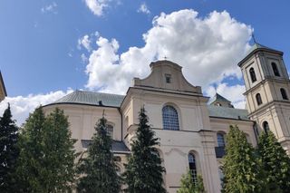 Tysiące pielgrzymów co roku zmierza w to miejsce. AI wskazała „perłę” Podlasia