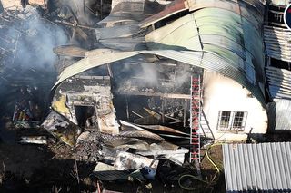 Płonie wielka hala pod Warszawą