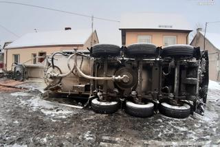 Wypadek cysterny na DK91 w Kłomnicach