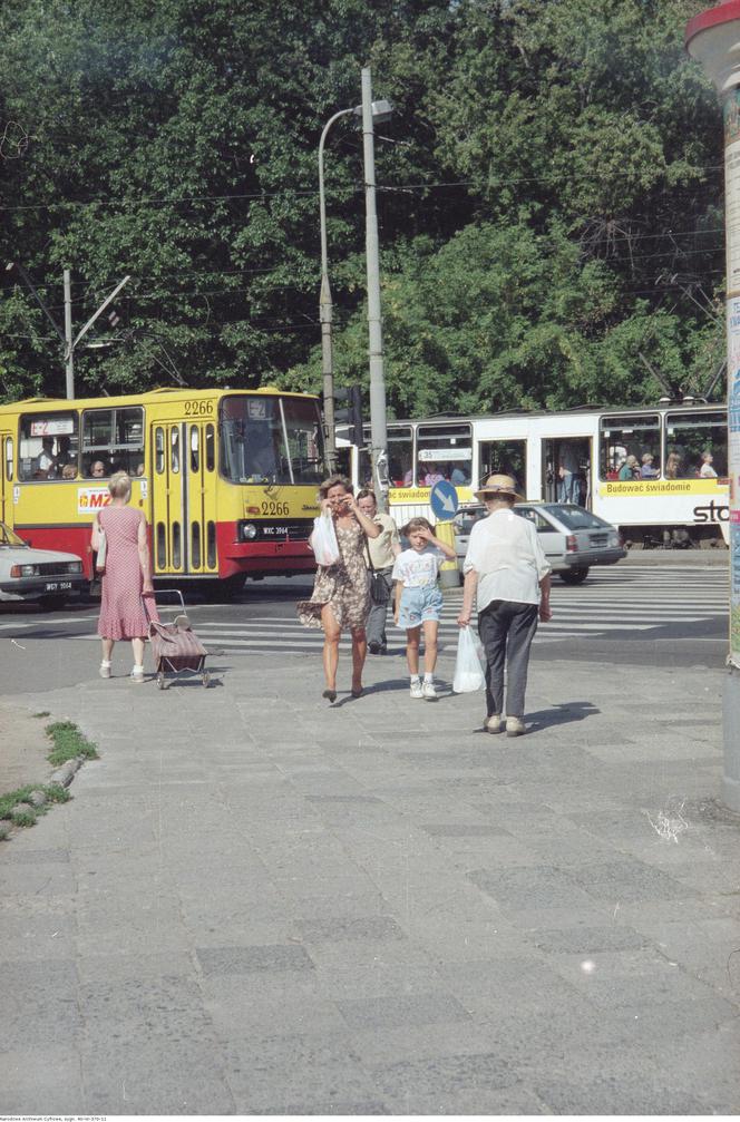 Warszawa z lat 90. Nie uwierzysz, że tak wyglądała stolica 25 lat temu	