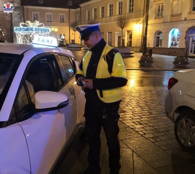 Policjanci skontrolowali taksówki „na aplikację”