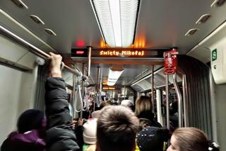 Świąteczny tramwaj wyjechał na krakowskie tory, a w nim Święty Mikołaj!