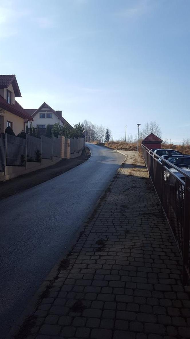 Spacerowa w Rzeszowie - wąską polną dróżką do dużych deweloperskich osiedli